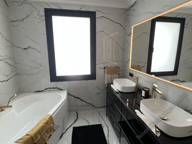 4 slaapkamer Villa te koop in San Eugenio, Adeje met zwembad garage - € 2.600.000 (Ref: 10100569)