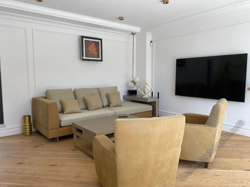 3 sypialnia Dom na sprzedaż w Golf del Sur z basenem garażem - 1 200 000 € (Ref: 10100570)