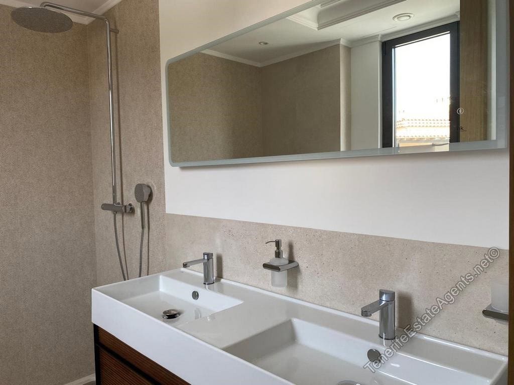 3 sypialnia Dom na sprzedaż w Golf del Sur z basenem garażem - 1 200 000 € (Ref: 10100570)