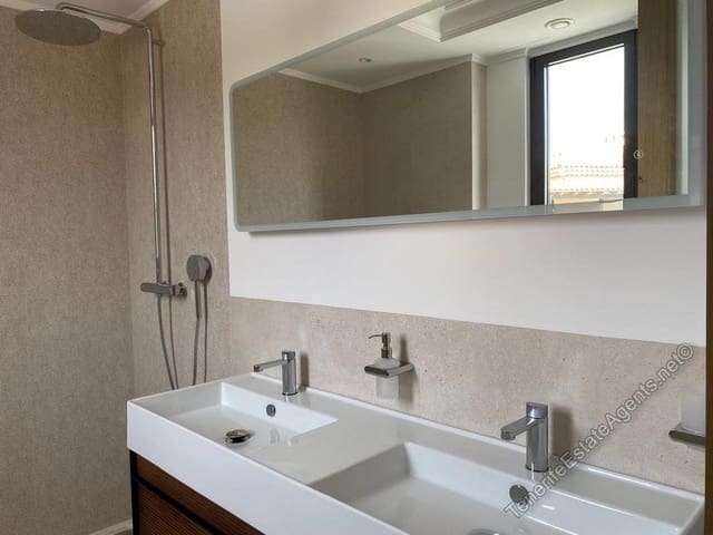 3 sypialnia Dom na sprzedaż w Golf del Sur, San Miguel de Abona z basenem garażem - 1 200 000 € (Ref: 10100570)