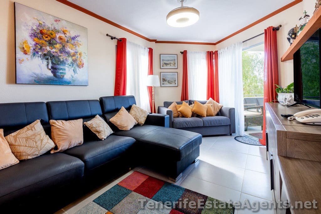 1 quarto Apartamento para venda em Los Cristianos com piscina - 289 950 € (Ref: 10100574)