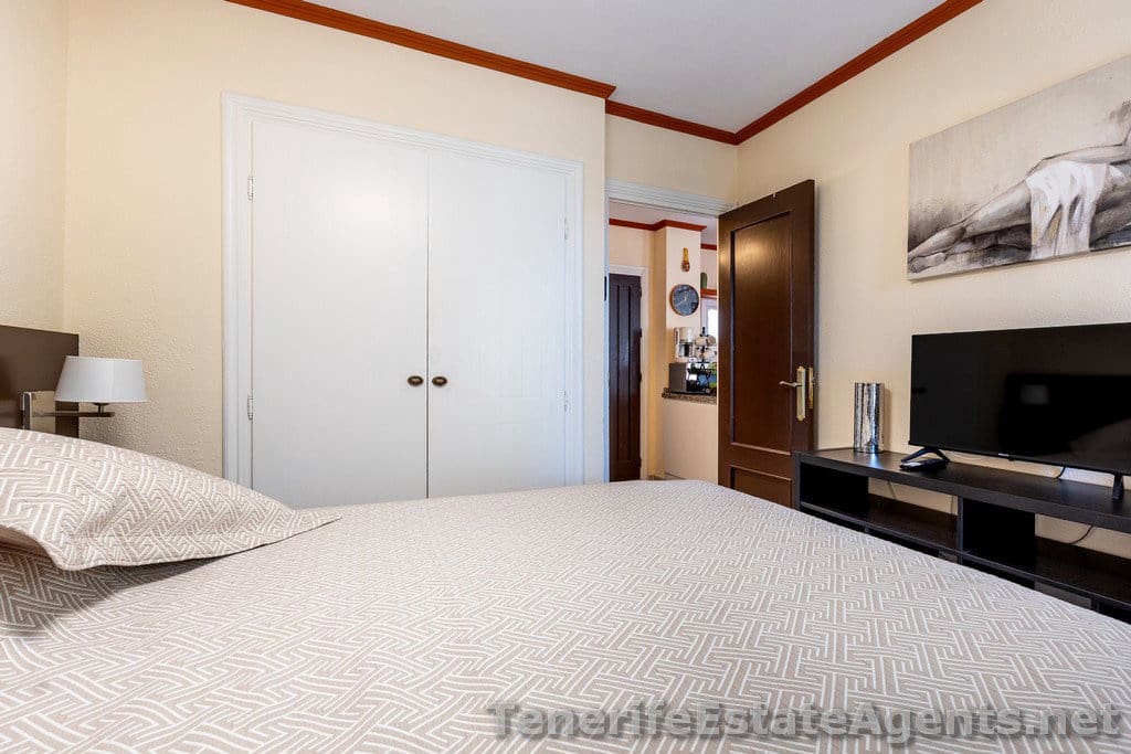 1 quarto Apartamento para venda em Los Cristianos com piscina - 289 950 € (Ref: 10100574)