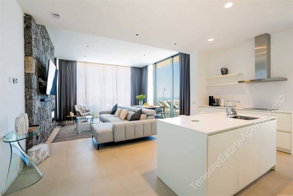 3 bedroom Villa for sale in Playa San Juan with pool garage - € 1,830,000 (Ref: 10100575)