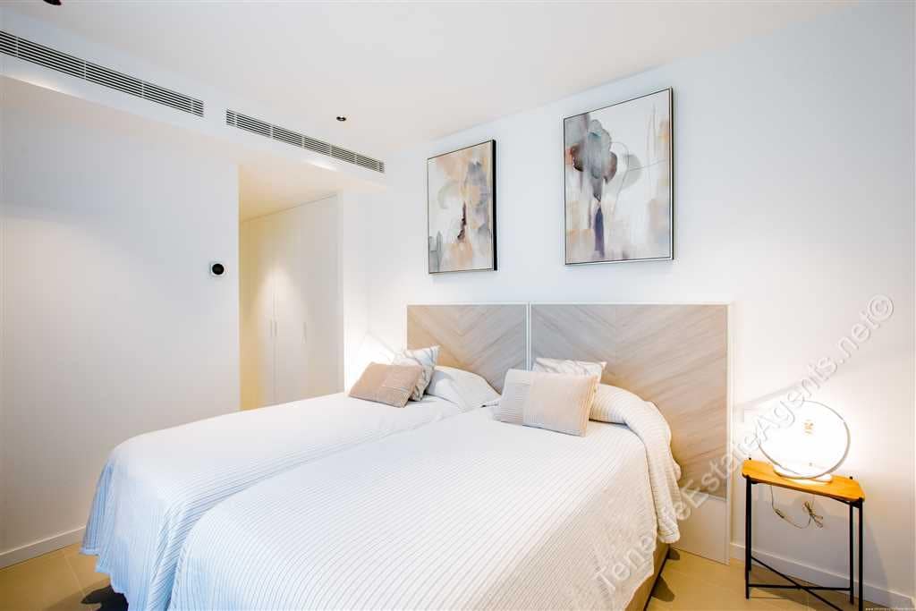 3 bedroom Villa for sale in Playa San Juan with pool garage - € 1,830,000 (Ref: 10100575)