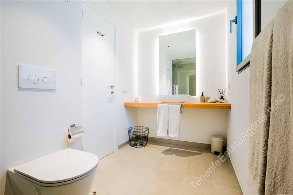 3 bedroom Villa for sale in Playa San Juan with pool garage - € 1,830,000 (Ref: 10100575)