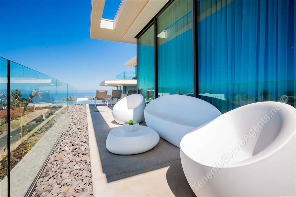 3 bedroom Villa for sale in Playa San Juan with pool garage - € 1,830,000 (Ref: 10100575)