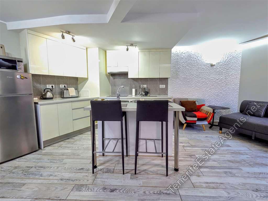2 soveværelse Lejlighed til salg i Playa de las Americas med swimmingpool - € 299.950 (Ref: 10100577)