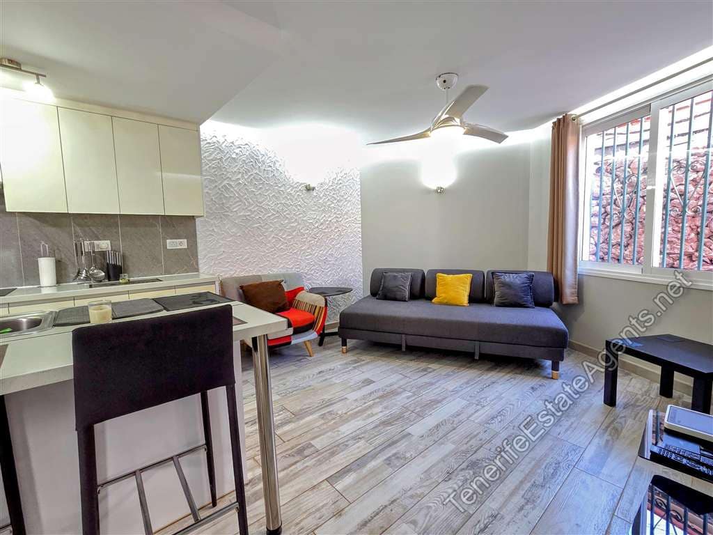 2 soveværelse Lejlighed til salg i Playa de las Americas med swimmingpool - € 299.950 (Ref: 10100577)