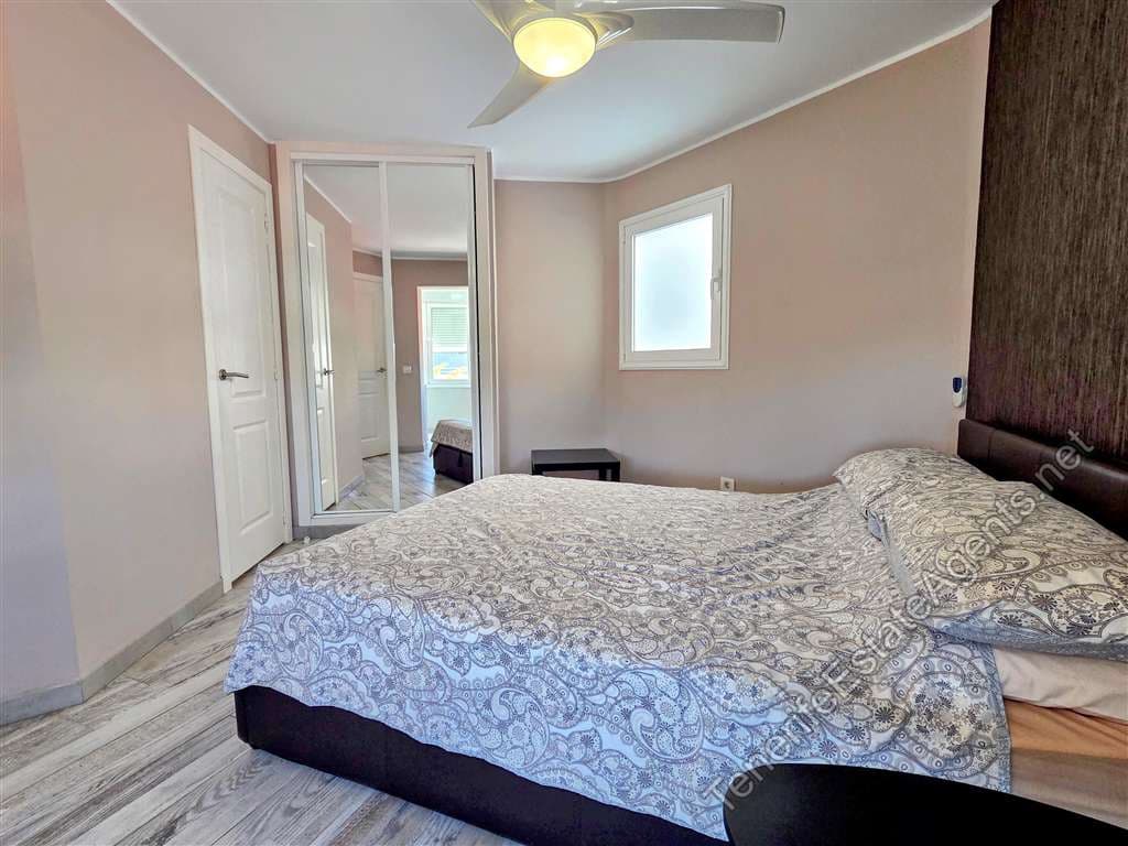 2 soveværelse Lejlighed til salg i Playa de las Americas med swimmingpool - € 299.950 (Ref: 10100577)