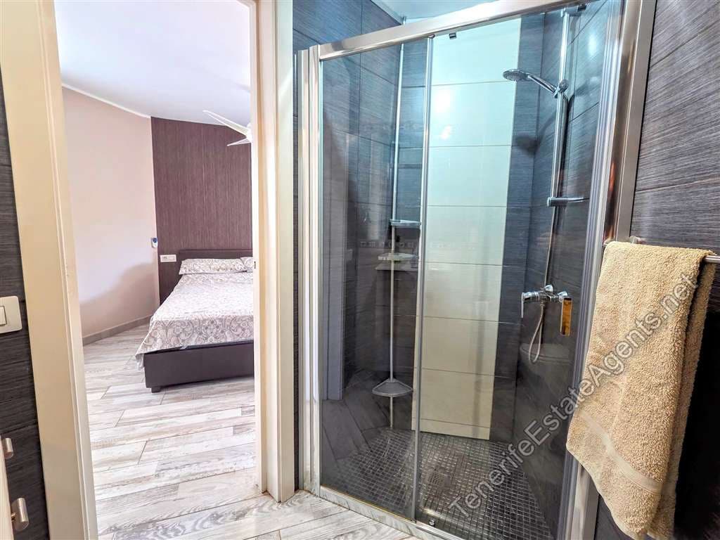 2 soveværelse Lejlighed til salg i Playa de las Americas med swimmingpool - € 299.950 (Ref: 10100577)