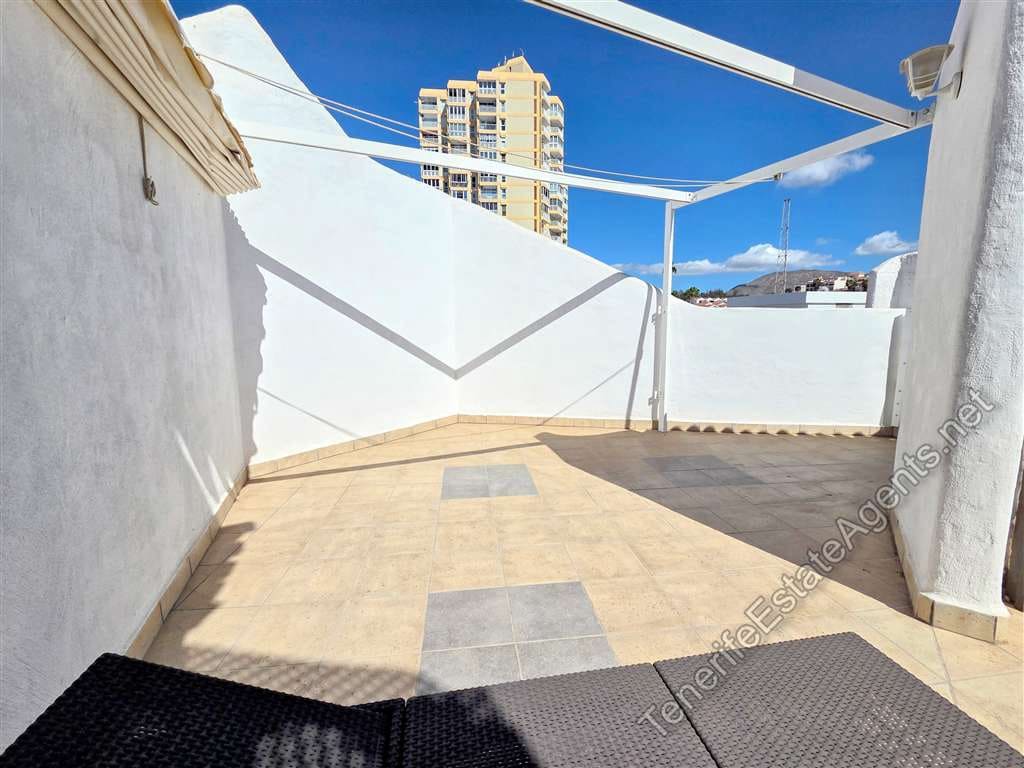 2 soveværelse Lejlighed til salg i Playa de las Americas med swimmingpool - € 299.950 (Ref: 10100577)