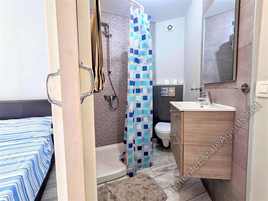 2 soveværelse Lejlighed til salg i Playa de las Americas med swimmingpool - € 299.950 (Ref: 10100577)