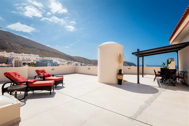 4 sypialnia Apartament na sprzedaż w Los Cristianos, Arona z basenem garażem - 950 000 € (Ref: 10100579)