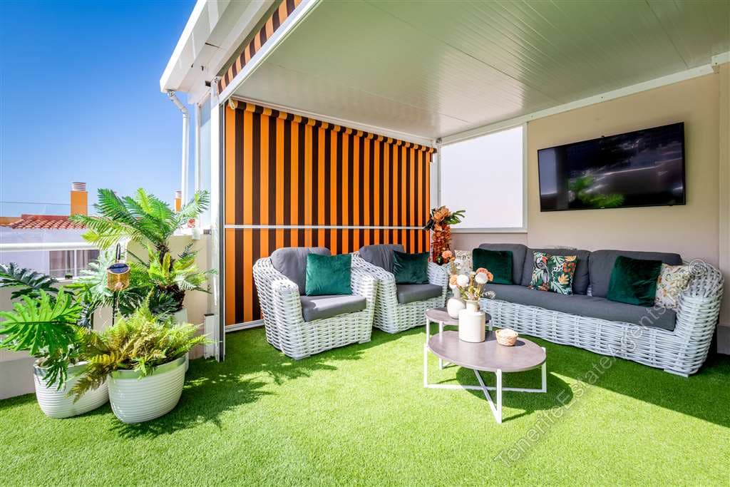 4 sypialnia Apartament na sprzedaż w Los Cristianos z basenem garażem - 950 000 € (Ref: 10100579)