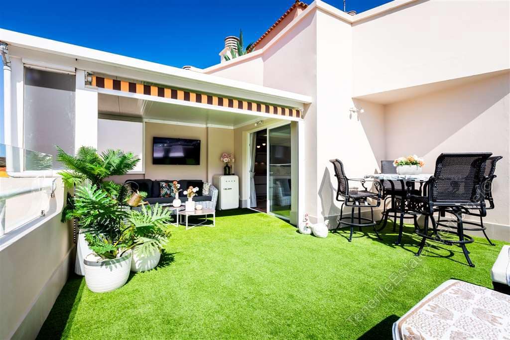 4 sypialnia Apartament na sprzedaż w Los Cristianos z basenem garażem - 950 000 € (Ref: 10100579)