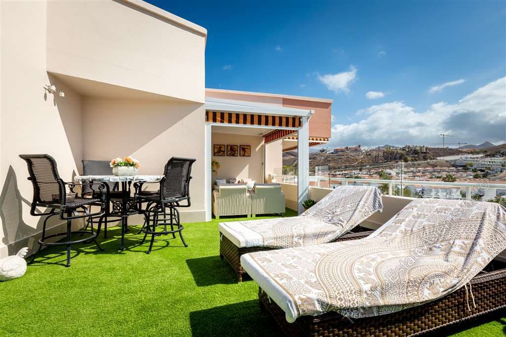 4 sypialnia Apartament na sprzedaż w Los Cristianos z basenem garażem - 950 000 € (Ref: 10100579)