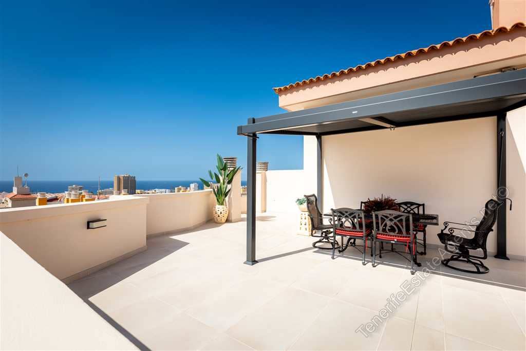 4 sypialnia Apartament na sprzedaż w Los Cristianos z basenem garażem - 950 000 € (Ref: 10100579)