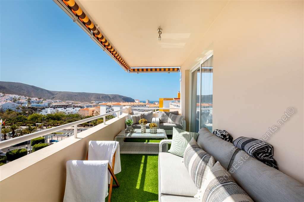 4 sypialnia Apartament na sprzedaż w Los Cristianos z basenem garażem - 950 000 € (Ref: 10100579)
