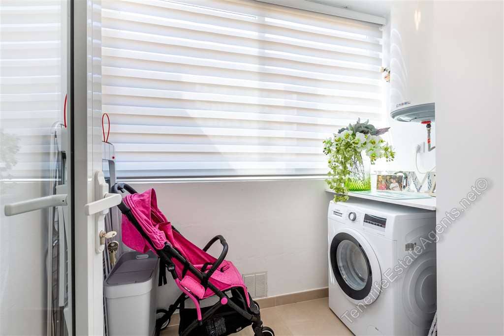 4 sypialnia Apartament na sprzedaż w Los Cristianos z basenem garażem - 950 000 € (Ref: 10100579)