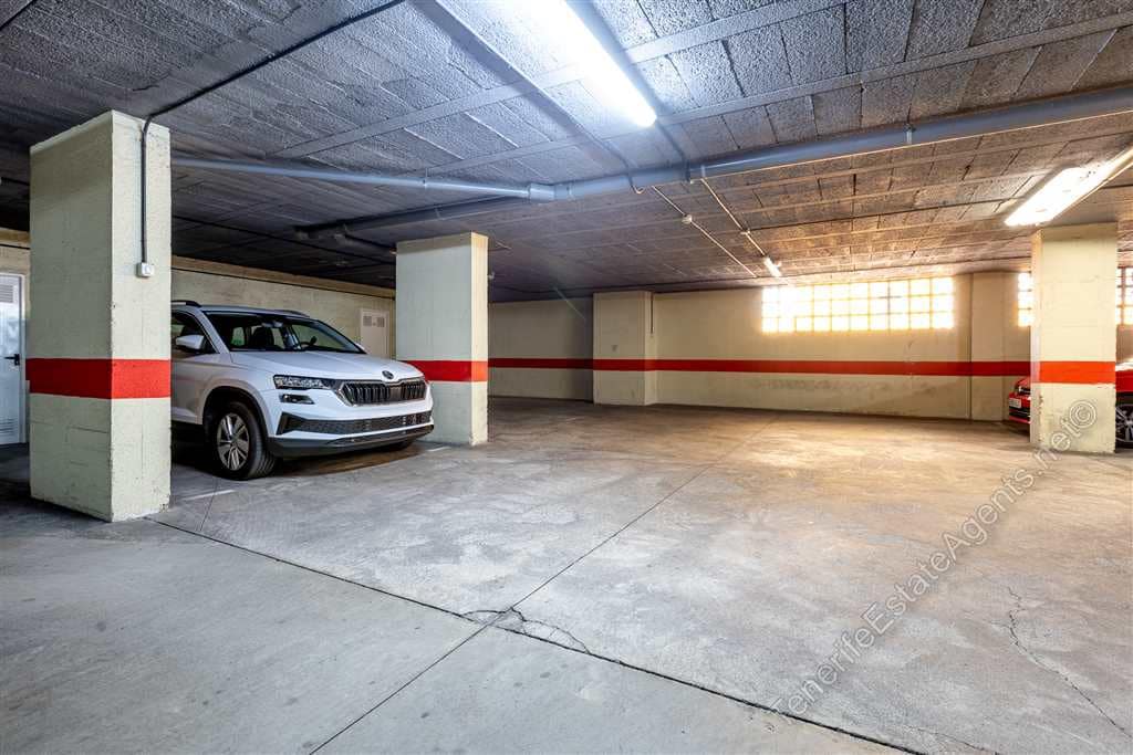 4 sypialnia Apartament na sprzedaż w Los Cristianos z basenem garażem - 950 000 € (Ref: 10100579)