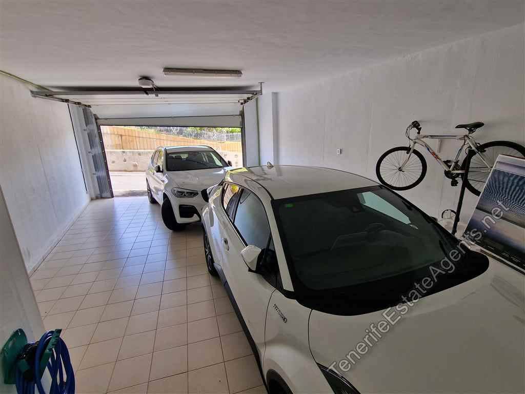 6 makuuhuone Huvila myytävänä paikassa Playa Fanabe mukana uima-altaan 
autotalli - 3 200 000 € (Ref: 10100580)
