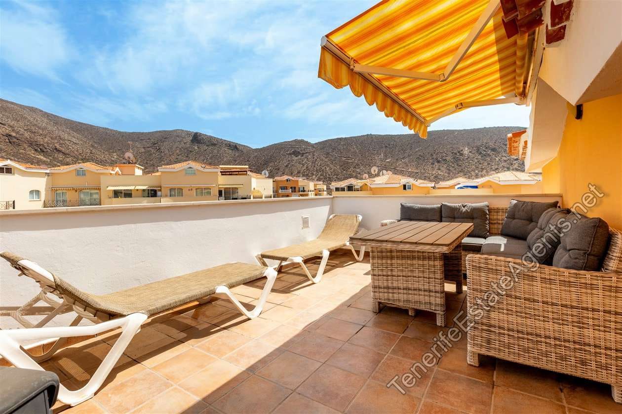 2 bedroom Apartment for sale in Los Cristianos with pool garage - € 359,950 (Ref: 10142637)