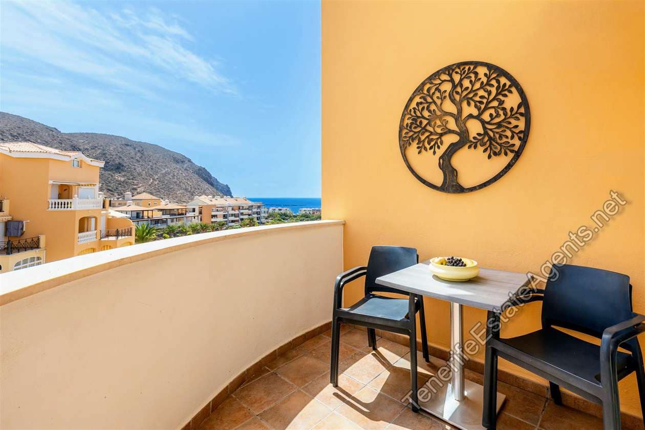 2 bedroom Apartment for sale in Los Cristianos with pool garage - € 359,950 (Ref: 10142637)