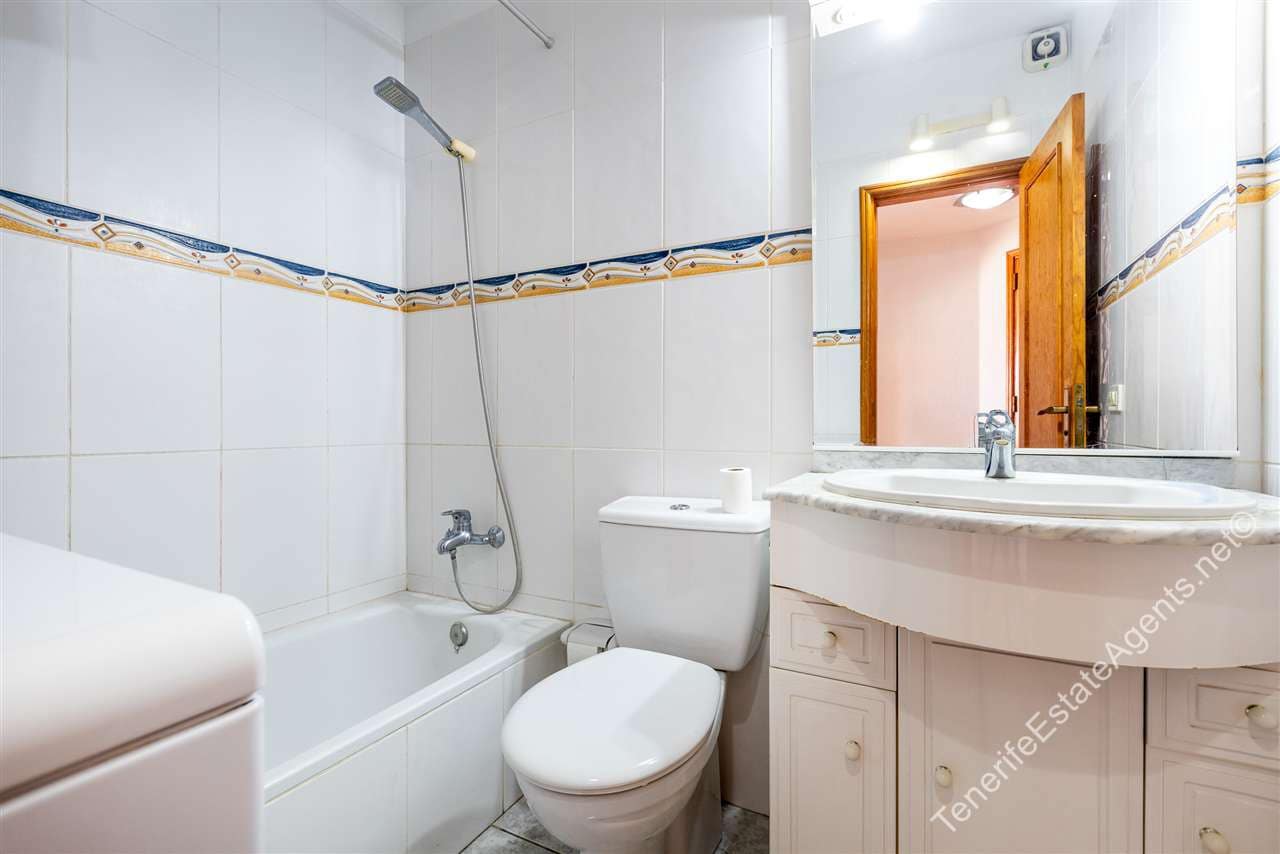 1 soveværelse Lejlighed til salg i Los Cristianos med swimmingpool - € 249.950 (Ref: 10142638)