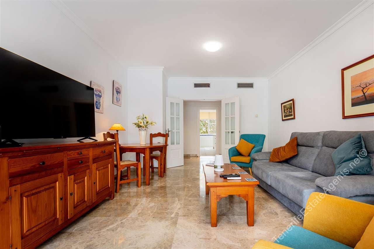 2 bedroom Apartment for sale in Los Cristianos with pool garage - € 599,950 (Ref: 10150373)