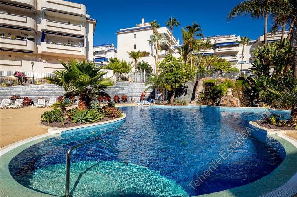 2 bedroom Apartment for sale in Los Cristianos with pool garage - € 599,950 (Ref: 10150373)