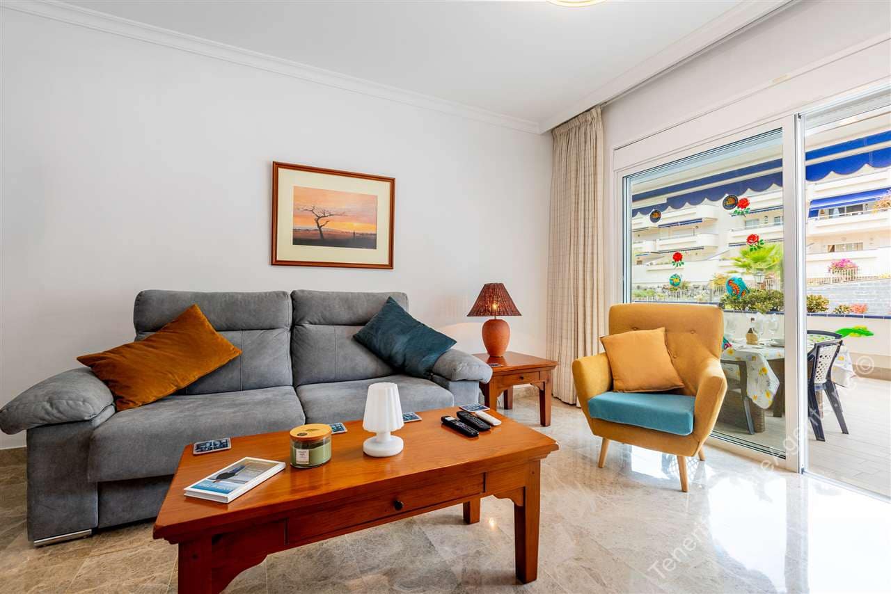 2 bedroom Apartment for sale in Los Cristianos with pool garage - € 599,950 (Ref: 10150373)