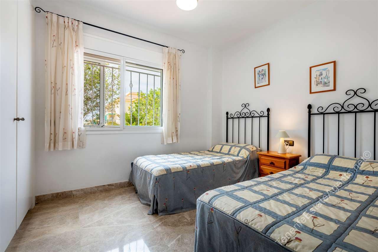2 bedroom Apartment for sale in Los Cristianos with pool garage - € 599,950 (Ref: 10150373)