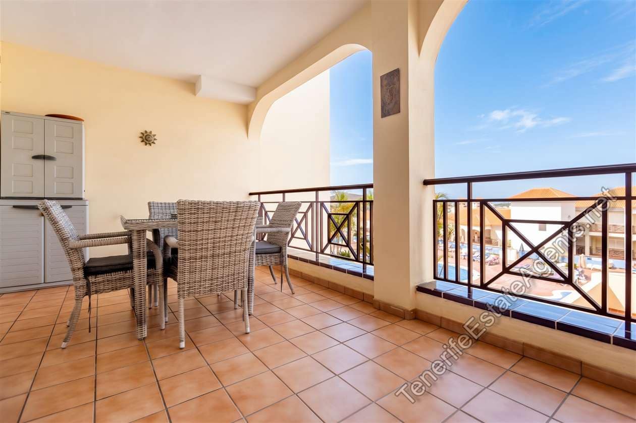2 makuuhuone Huoneisto myytävänä paikassa Los Cristianos mukana uima-altaan - 389 950 € (Ref: 10161841)