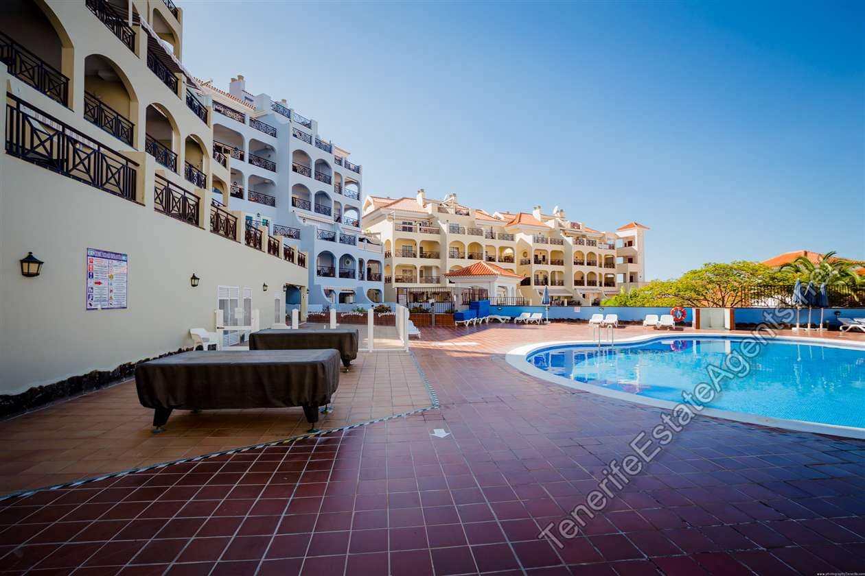 2 makuuhuone Huoneisto myytävänä paikassa Los Cristianos mukana uima-altaan - 389 950 € (Ref: 10161841)