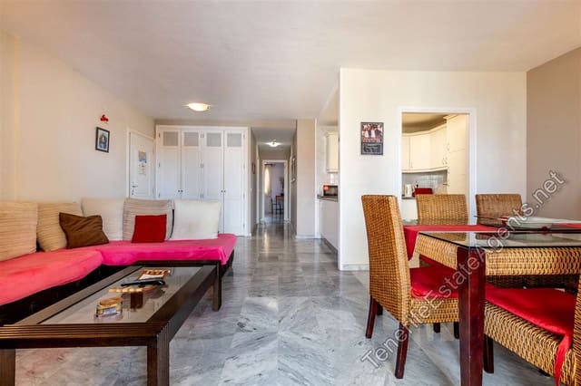 2 makuuhuone Huoneisto myytävänä paikassa Los Cristianos, Arona mukana uima-altaan - 389 950 € (Ref: 10161841)