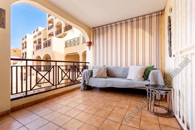 2 makuuhuone Huoneisto myytävänä paikassa Los Cristianos, Arona mukana uima-altaan - 389 950 € (Ref: 10161841)