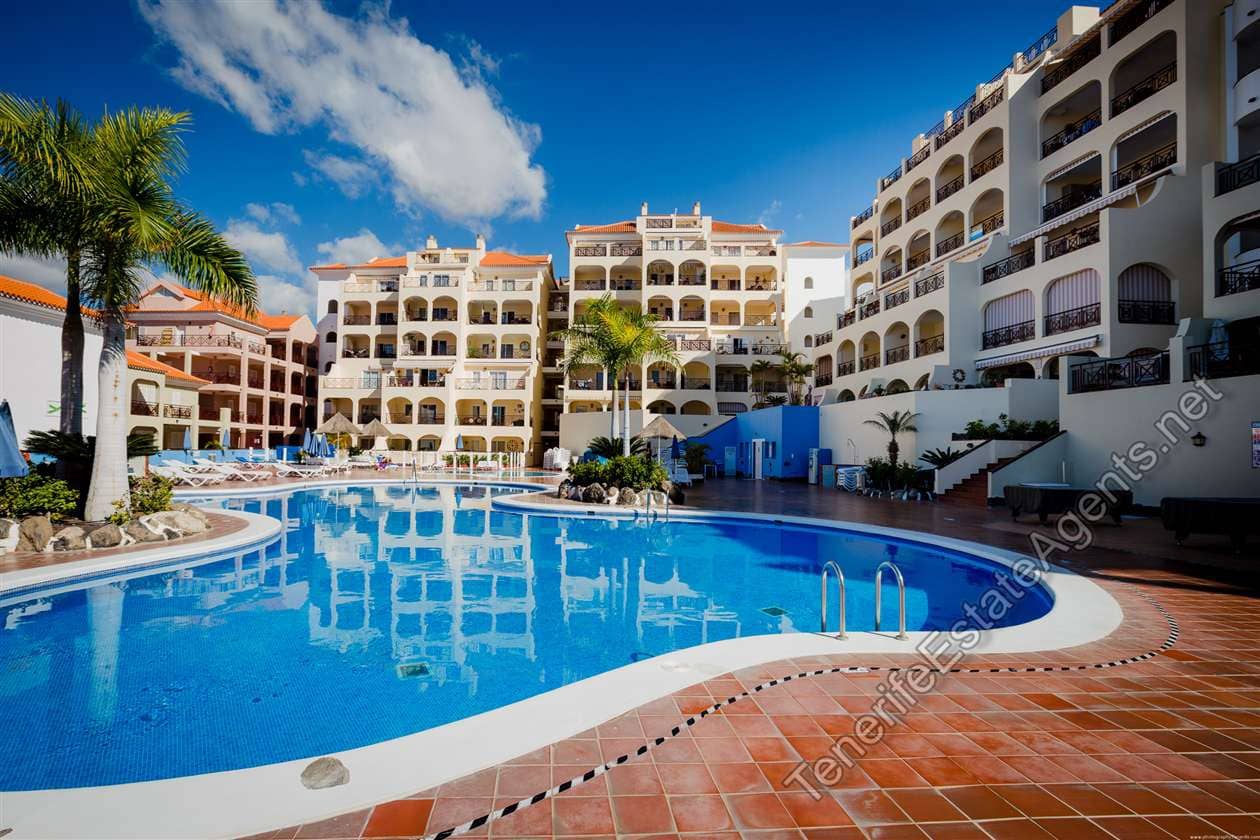 2 makuuhuone Huoneisto myytävänä paikassa Los Cristianos mukana uima-altaan - 389 950 € (Ref: 10161841)