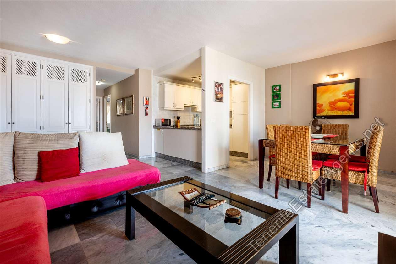 2 makuuhuone Huoneisto myytävänä paikassa Los Cristianos mukana uima-altaan - 389 950 € (Ref: 10161841)