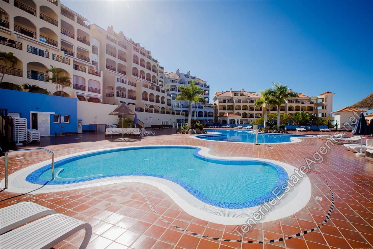 2 makuuhuone Huoneisto myytävänä paikassa Los Cristianos mukana uima-altaan - 389 950 € (Ref: 10161841)