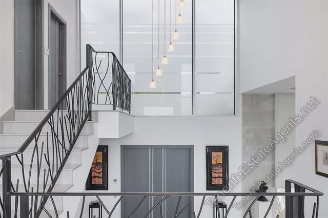 5 quarto Moradia para venda em Adeje com piscina - 5 750 000 € (Ref: 7314727)