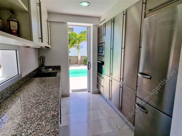 6 sypialnia Willa na sprzedaż w Playa del Duque, Adeje z basenem - 3 200 000 € (Ref: 7765118)