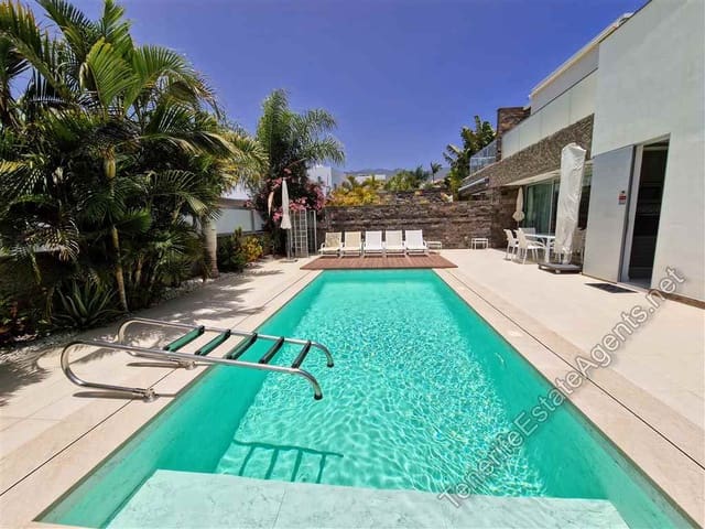 6 sypialnia Willa na sprzedaż w Playa del Duque, Adeje z basenem - 3 200 000 € (Ref: 7765118)