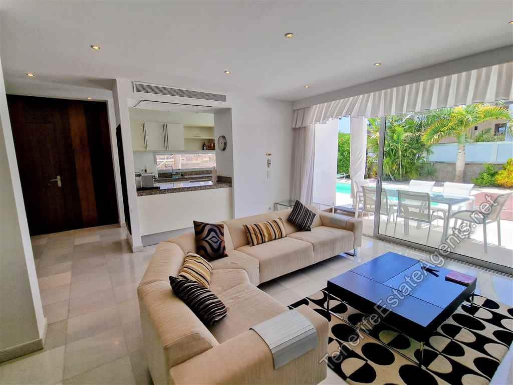 6 soveværelse Villa til salg i Playa del Duque med swimmingpool - € 3.200.000 (Ref: 7765118)