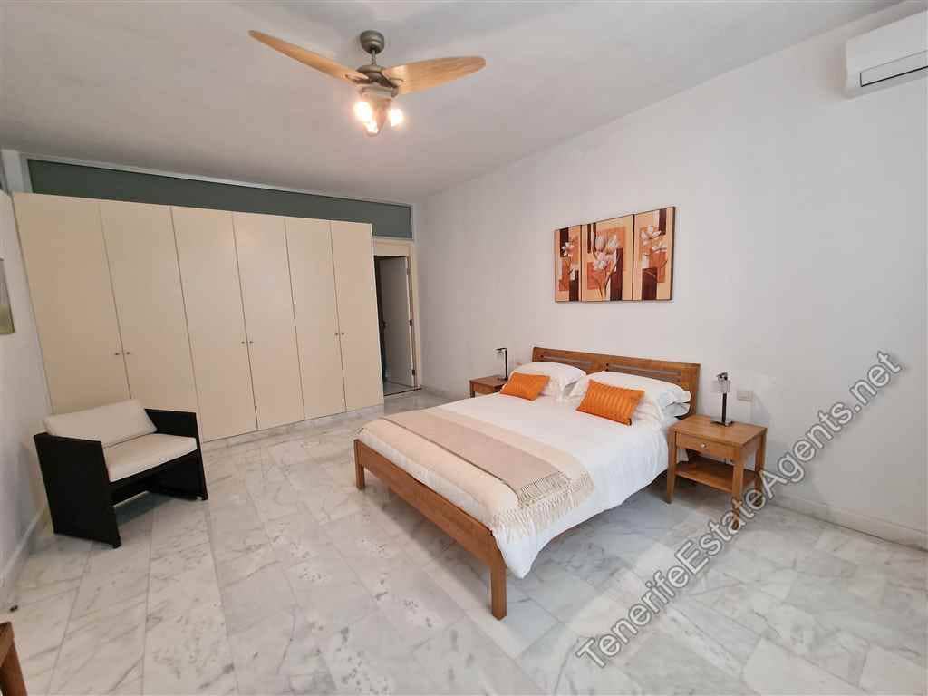 6 soveværelse Villa til salg i Playa del Duque med swimmingpool - € 3.200.000 (Ref: 7765118)