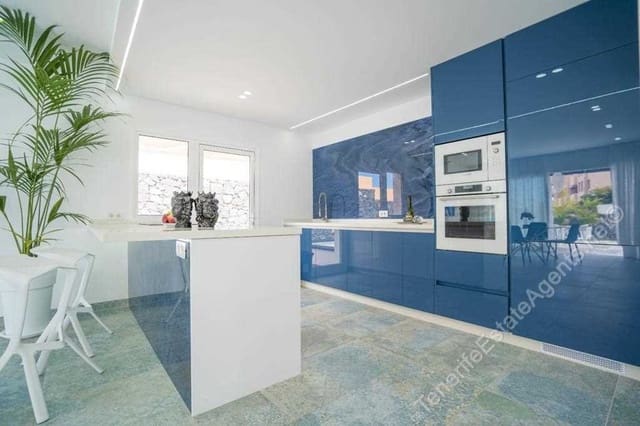 5 soveværelse Villa til salg i Playa Paraiso, Adeje med swimmingpool - € 1.480.000 (Ref: 8406628)