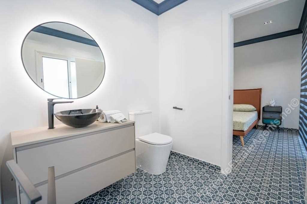 5 makuuhuone Huvila myytävänä paikassa Playa Paraiso mukana uima-altaan - 1 480 000 € (Ref: 8406628)