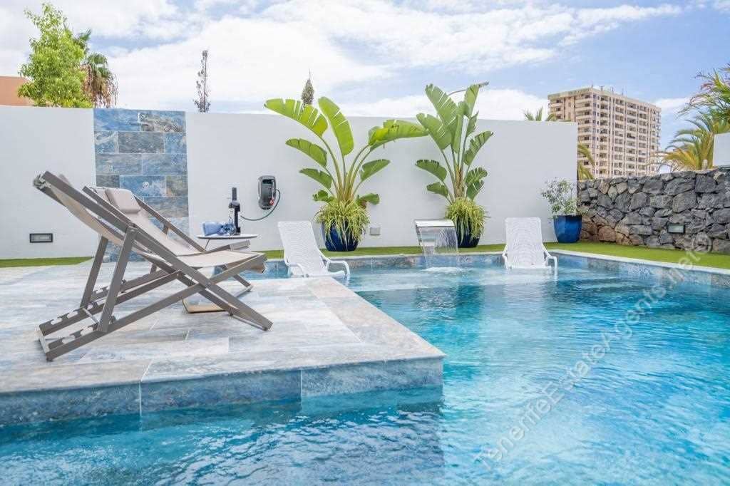 5 makuuhuone Huvila myytävänä paikassa Playa Paraiso mukana uima-altaan - 1 480 000 € (Ref: 8406628)