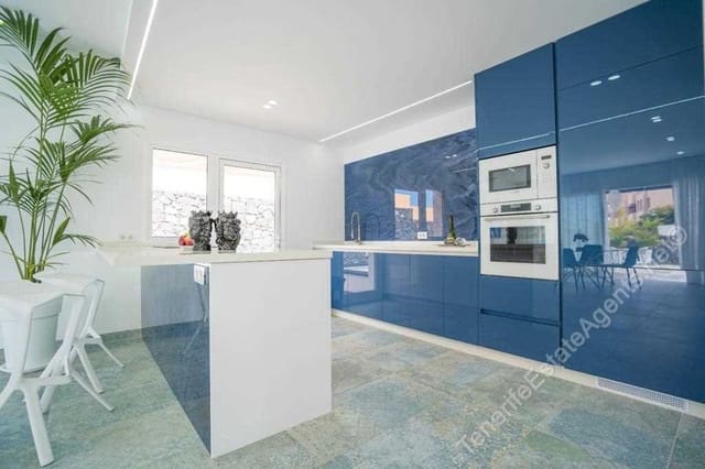 Chalet de 5 habitaciones en Playa Paraiso, Adeje en venta con piscina - 1.480.000 € (Ref: 8406628)