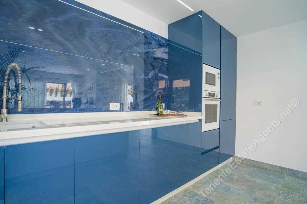 5 sovrum Villa till salu i Playa Paraiso med pool - 1 480 000 € (Ref: 8406628)