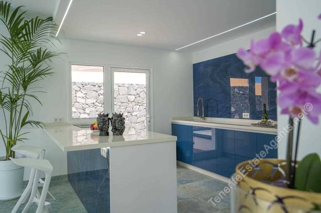 5 sovrum Villa till salu i Playa Paraiso med pool - 1 480 000 € (Ref: 8406628)